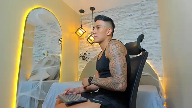 Aron Bolt online show from 10-18-25, 09:15