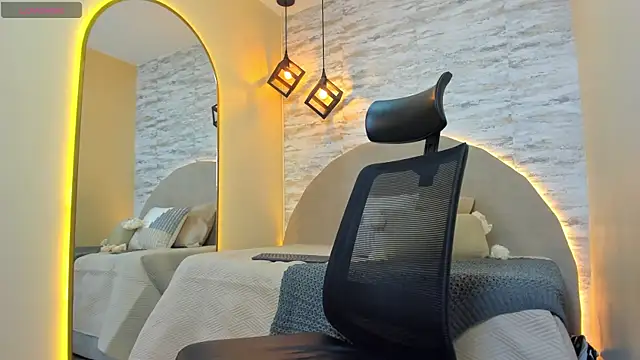 Aron Bolt online show from 11-08-25, 01:06