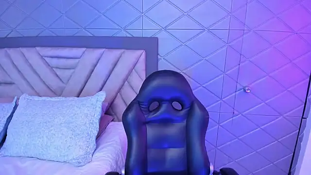 AikoLee  online show from 10-07-25, 08:44