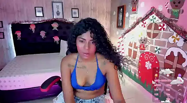 Snapshot of Edelaine_rogers chatting on 12-20-24, 10:43 Edelaine rogers online show from 12-20-24, 10:43