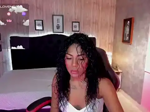 Snapshot of Edelaine_rogers chatting on 01-07-25, 06:45 Edelaine rogers online show from 01-07-25, 06:45