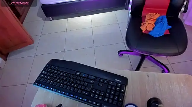 Snapshot of Edelaine_rogers chatting on 02-08-25, 10:07 Edelaine rogers online show from 02-08-25, 10:07