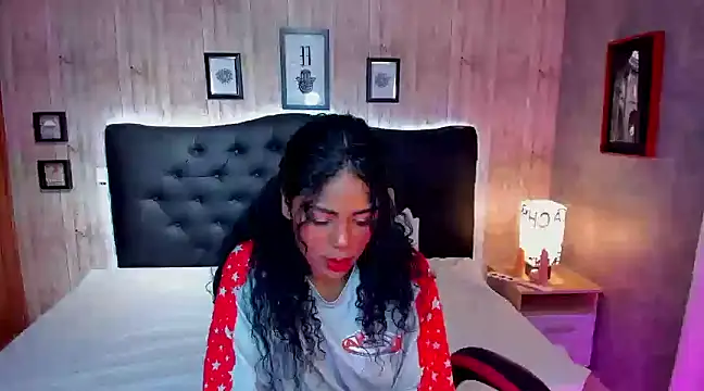 Snapshot of Edelaine_rogers chatting on 02-27-25, 03:58 Edelaine rogers online show from 02-27-25, 03:58