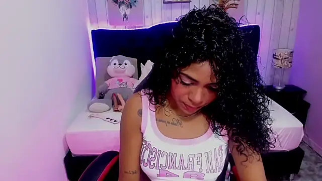 Snapshot of Edelaine_rogers chatting on 09-12-25, 05:07 Edelaine rogers online show from 09-12-25, 05:07