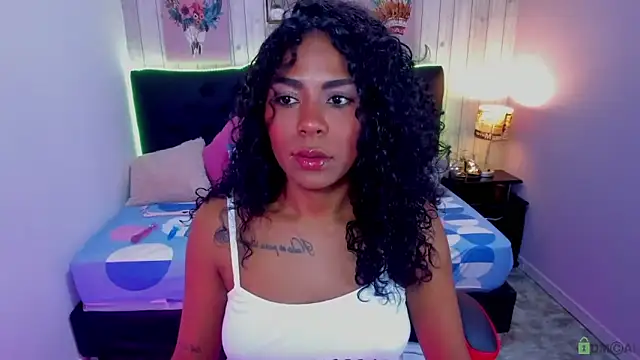 Snapshot of Edelaine_rogers chatting on 09-26-25, 05:33 Edelaine rogers online show from 09-26-25, 05:33