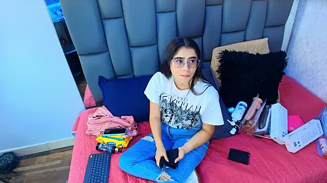 Snapshot of Amy_wats0n chatting on 03-13-26, 07:09 Amy wats0n online show from 03-13-26, 07:09