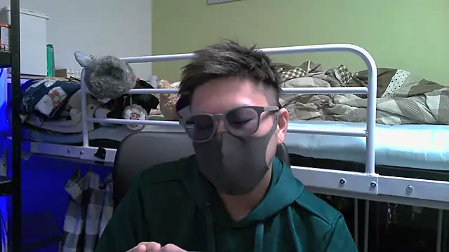 Snapshot of Owl1216 chatting on 01-31-25, 11:24 Owl1216 online show from 01-31-25, 11:24