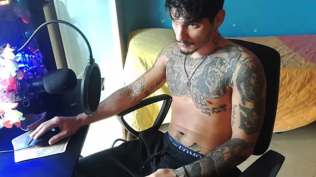 Badboyi1997 online show from 10-22-25, 11:21