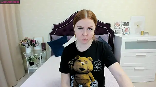 Snapshot of BettyBloom69 chatting on 02-06-25, 04:21 BettyBloom69 online show from 02-06-25, 04:21