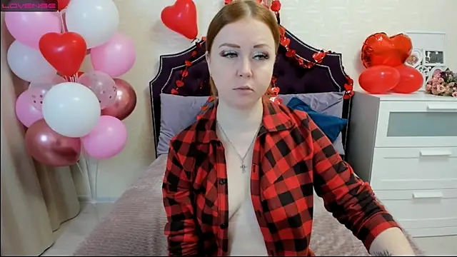 Snapshot of BettyBloom69 chatting on 02-12-25, 04:23 BettyBloom69 online show from 02-12-25, 04:23