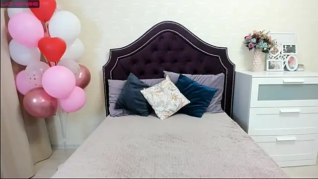 Snapshot of BettyBloom69 chatting on 02-17-25, 04:31 BettyBloom69 online show from 02-17-25, 04:31