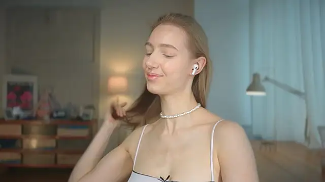 solar bella online show from 03-17-25, 09:01