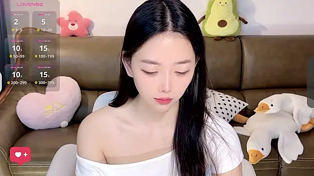 Yilin1999 online show from 02-24-25, 02:40