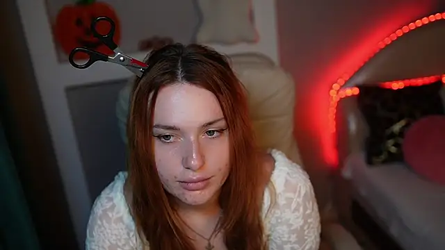 LisaElfy online show from 10-22-25, 03:56