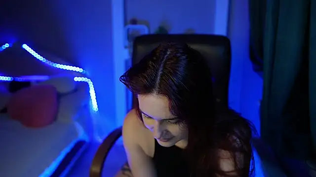 LisaElfy online show from 02-06-26, 04:54