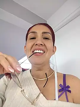 Perla Franco online show from 10-16-25, 09:27