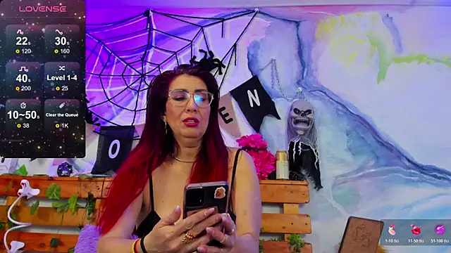 Perla Franco online show from 10-19-25, 01:06