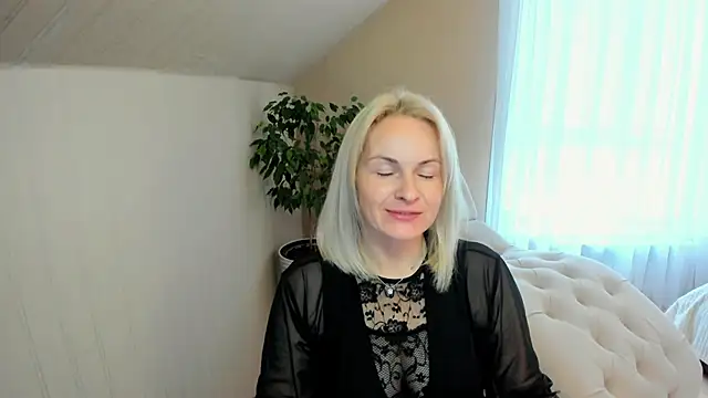 Alicee Gracee online show from 12-13-24, 09:02