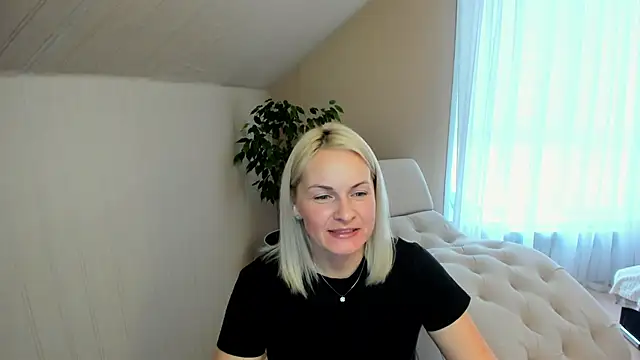 Alicee Gracee online show from 12-16-24, 09:46