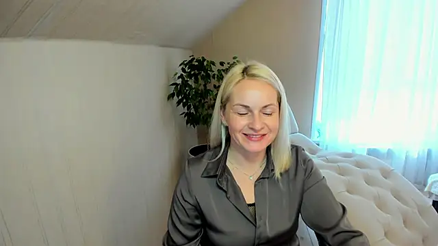 Alicee Gracee online show from 12-17-24, 11:17