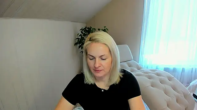 Alicee Gracee online show from 12-21-24, 08:18