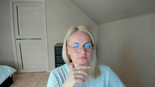 Alicee Gracee online show from 02-15-25, 12:22