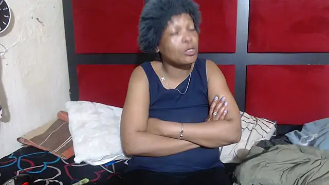 Snapshot of MaximTease24 chatting on 07-12-26, 03:36 MaximTease24 online show from 07-12-26, 03:36