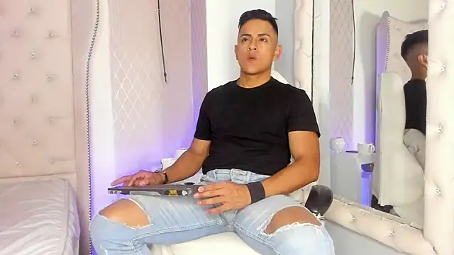 Snapshot of Lucii_fer_ chatting on 02-10-26, 11:25 Lucii fer online show from 02-10-26, 11:25