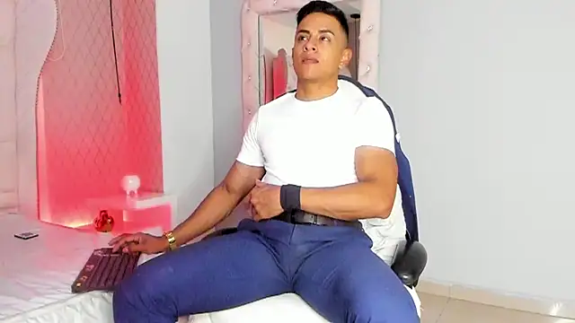 Snapshot of Lucii_fer_ chatting on 02-12-26, 11:27 Lucii fer online show from 02-12-26, 11:27