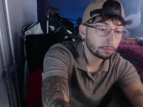 Dereck Dickson online show from 10-24-25, 03:52