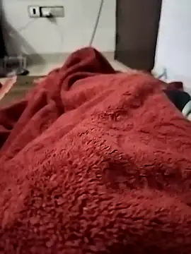 delhiboyooo online show from 12-28-24, 11:48