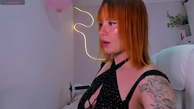 Snapshot of karlahush chatting on 12-16-24, 07:43 karlahush online show from 12-16-24, 07:43