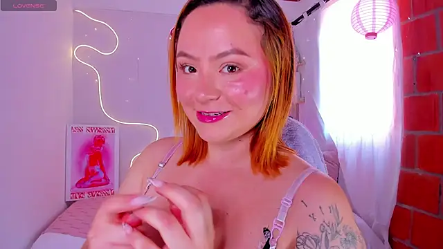 Snapshot of karlahush chatting on 01-30-25, 08:42 karlahush online show from 01-30-25, 08:42