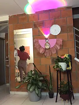 Snapshot of karlahush chatting on 10-21-25, 11:27 karlahush online show from 10-21-25, 11:27