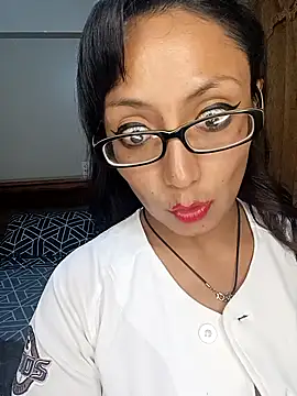 Snapshot of Lucy_Chery chatting on 10-21-25, 10:32 Lucy Chery online show from 10-21-25, 10:32