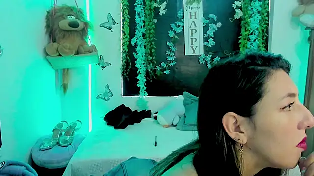 queen-natty online show from 10-27-25, 02:43