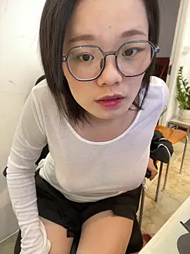 Bella0815 online show from 03-17-25, 06:40