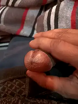 Snapshot of desicockblack chatting on 12-30-24, 02:40 desicockblack online show from 12-30-24, 02:40