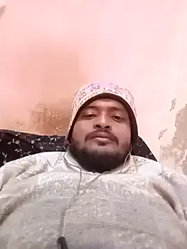 Snapshot of desicockblack chatting on 01-18-25, 02:33 desicockblack online show from 01-18-25, 02:33