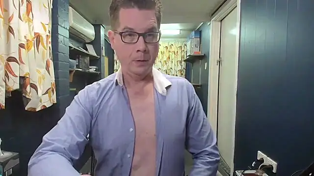 Snapshot of tilobinder chatting on 11-15-25, 01:29 tilobinder online show from 11-15-25, 01:29