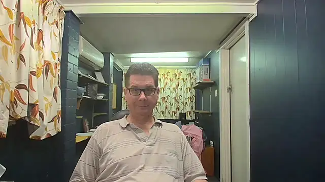 Snapshot of tilobinder chatting on 11-16-25, 02:11 tilobinder online show from 11-16-25, 02:11