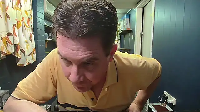 Snapshot of tilobinder chatting on 11-25-25, 02:17 tilobinder online show from 11-25-25, 02:17