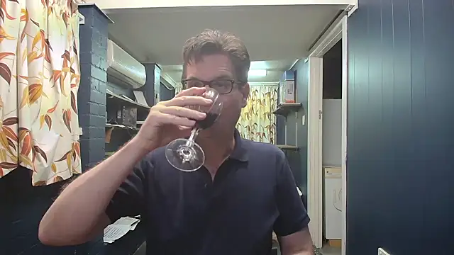 Snapshot of tilobinder chatting on 01-08-26, 02:41 tilobinder online show from 01-08-26, 02:41