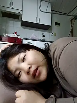 Snapshot of hello098712 chatting on 03-06-25, 12:09 hello098712 online show from 03-06-25, 12:09
