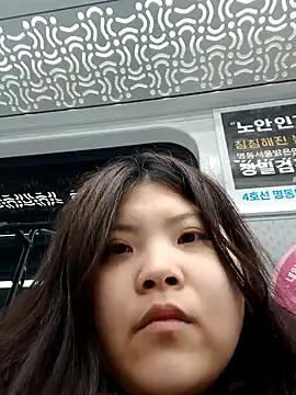 Snapshot of hello098712 chatting on 03-10-25, 01:56 hello098712 online show from 03-10-25, 01:56