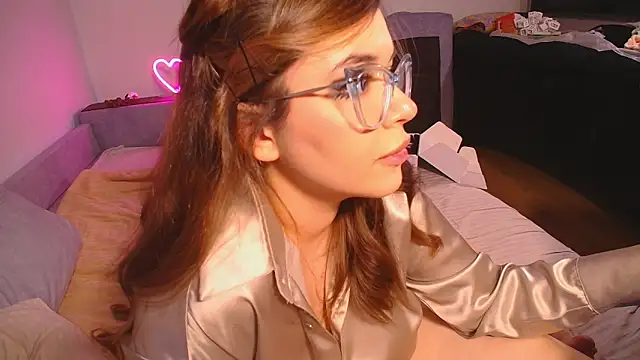 Snapshot of CutiePie3 chatting on 12-12-24, 12:27 CutiePie3 online show from 12-12-24, 12:27