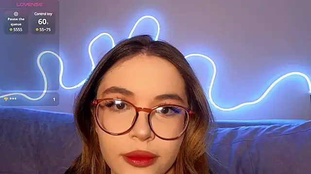 Snapshot of CutiePie3 chatting on 03-14-25, 08:38 CutiePie3 online show from 03-14-25, 08:38