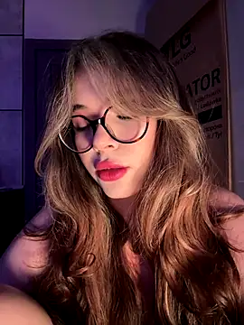 Snapshot of CutiePie3 chatting on 09-18-25, 11:29 CutiePie3 online show from 09-18-25, 11:29