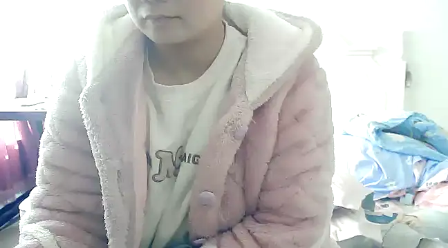 Snapshot of CN-Xiaoxi chatting on 12-23-24, 03:50 CN-Xiaoxi online show from 12-23-24, 03:50