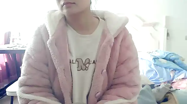 Snapshot of CN-Xiaoxi chatting on 12-24-24, 04:33 CN-Xiaoxi online show from 12-24-24, 04:33